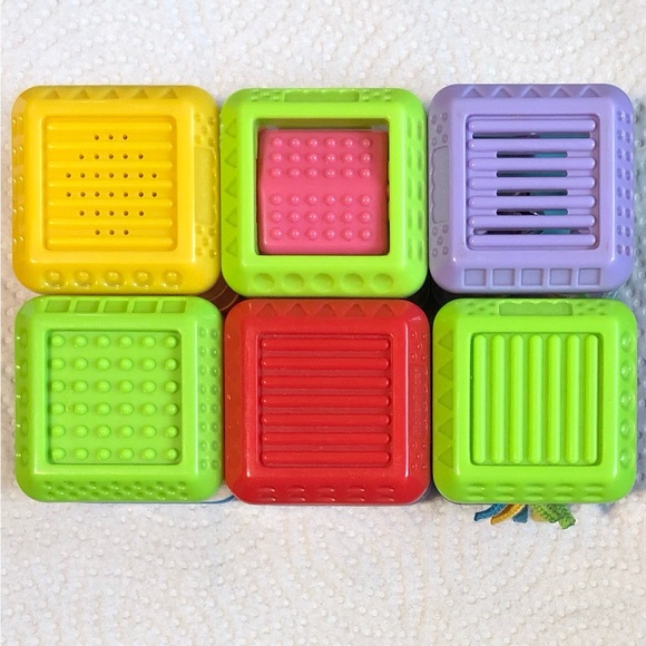 6 Vintage Fisher Price Peek-A-Boo Blocks. Sensory Theme. Set #1. - Picture 6 of 9